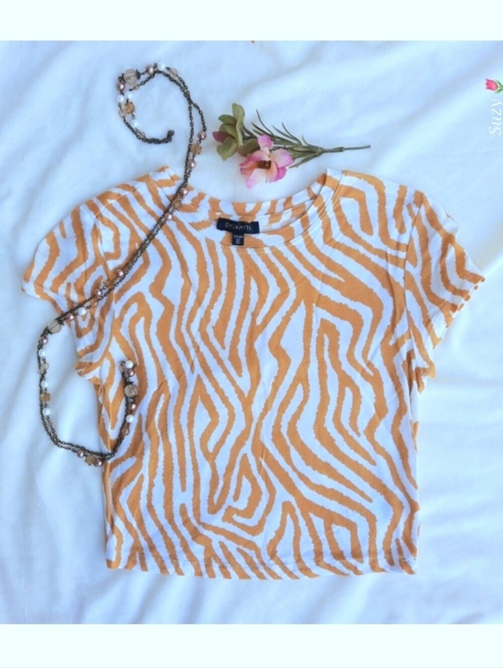 DYNAMITE Yellow and White Zebra Patterned Crop Tee Capped Sleeves
